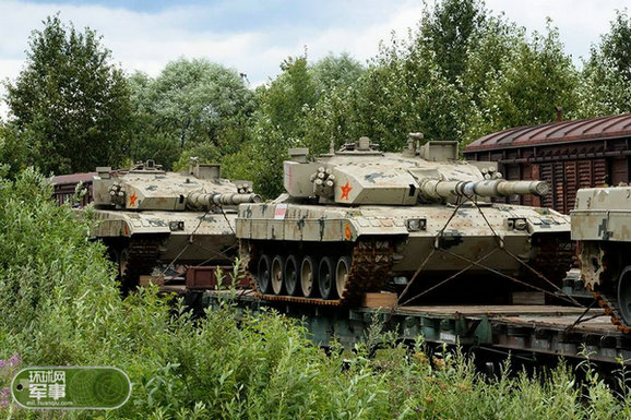 赴俄比武陆军96B坦克抵达莫斯科 俄方热烈欢迎