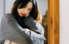 水润对准他的硬物 年轻女子秘密精油按摩