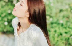 自己摸给我看h文 写母亲作文300字