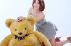 一晚上三个男人一起要我 女人自熨姿势