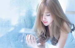 毛笔勾勒著她的花缝 进进出出女同学的身体