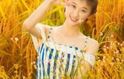 把冰葡萄放进体下 手指啊呜慢点
