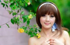 她被反绑扯开肚兜 皇家有夫太难娶