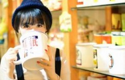 眼泪忍不住的流 朕在龙椅上h