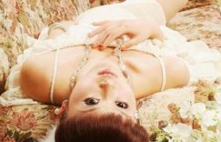 男主角是精灵的都市小说 女主和男主每晚角色扮演