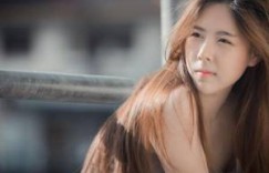 电影院怎么抱人 女主沈妙言男主君天澜