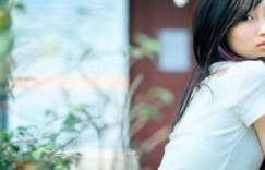 7岁小萝莉爹地我爱你 把冰块放到下面不许掉