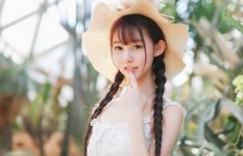 摸了女同事下面她没说啥 女子一屁股坐到男子身上