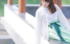 书记太粗太大了 绑架男生让他闻篮球鞋