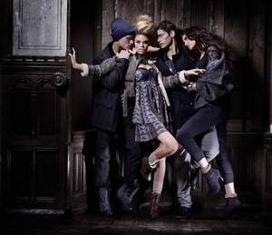 巨肉np车站 公主和她的两个师傅