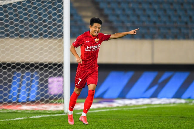 国家队友谊赛回顾：青春风暴来袭，年轻球员用表现点亮未来