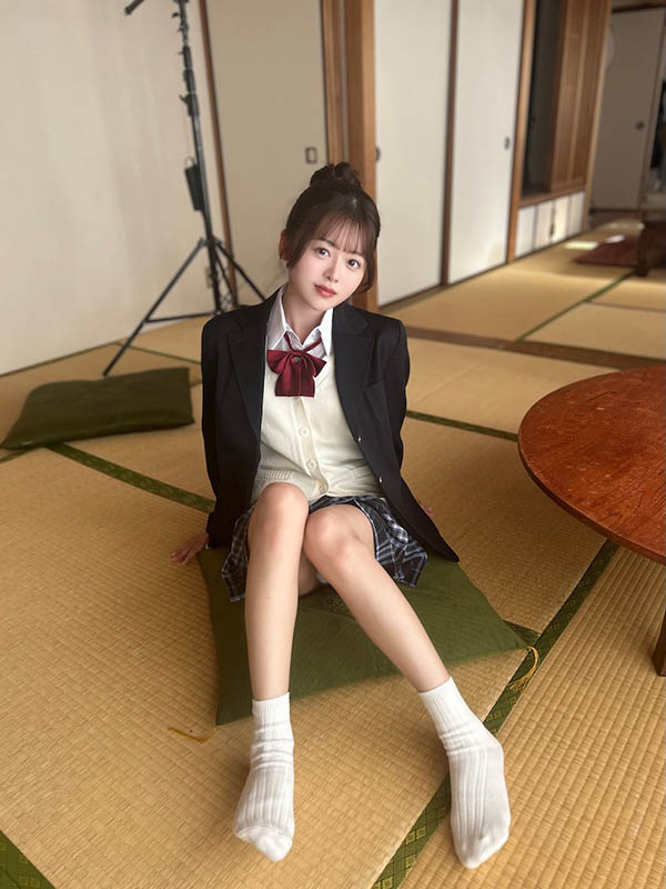 樱乃莉乃(SNOS-265) 「妹妹的绝对领域」鲜嫩大腿太诱人,双腿弹力、形状全都超棒!