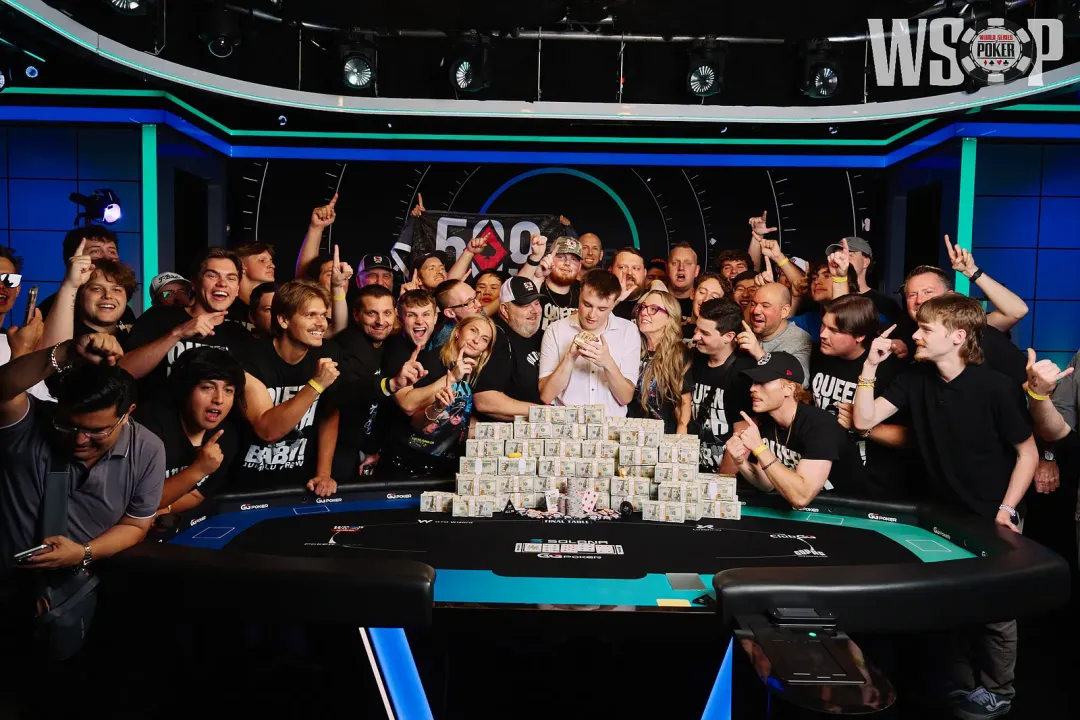 【EV扑克】WSOP主赛事单挑J3o抓诈同花,英雄式跟注还是世纪自杀?